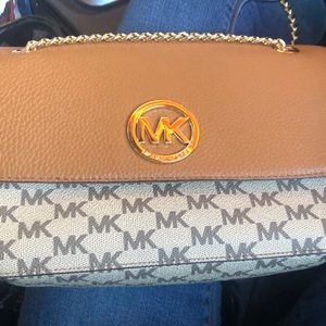 Micheal kors purse